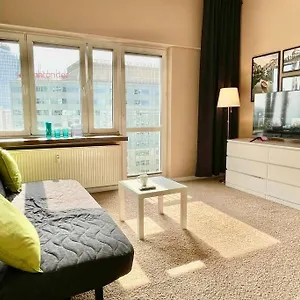 Aircondition 2, 2xmetro Wifi 50'tv Netflix Hbo Appletv Warszawa